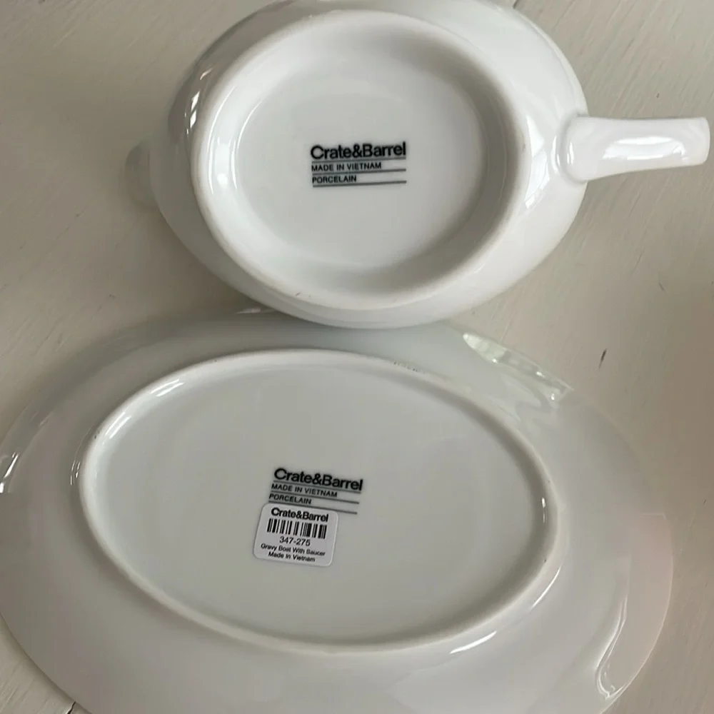 Crate&Barrel White Serveware Gravy Boat